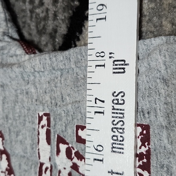 AMERICAN FIGHTER TRAINING DIVISION GRAY MAROON RAISED LOGO GRAPHIC CREW-NECK TEE - Picture 9 of 14